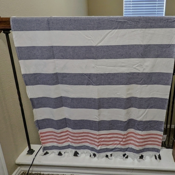 Egyptian Cotton Beach Outdoor Picnic Blanket Tassel Wrap in Red White Blue NWOT - Picture 6 of 6